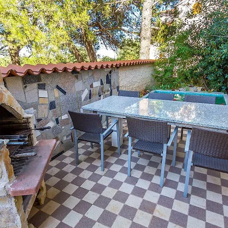 Mit Grossem Pool Nur 500 Meter Bis Zum Kieselstrand Mit Klima, Wlan, Terrasse, Grillplatz Διαμέρισμα